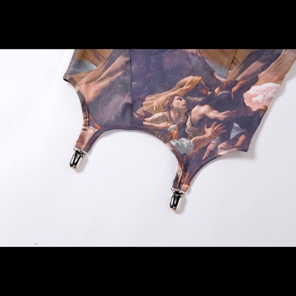 2 Piece Renaissance print top & long sleeve mesh top - Picture 10 of 12